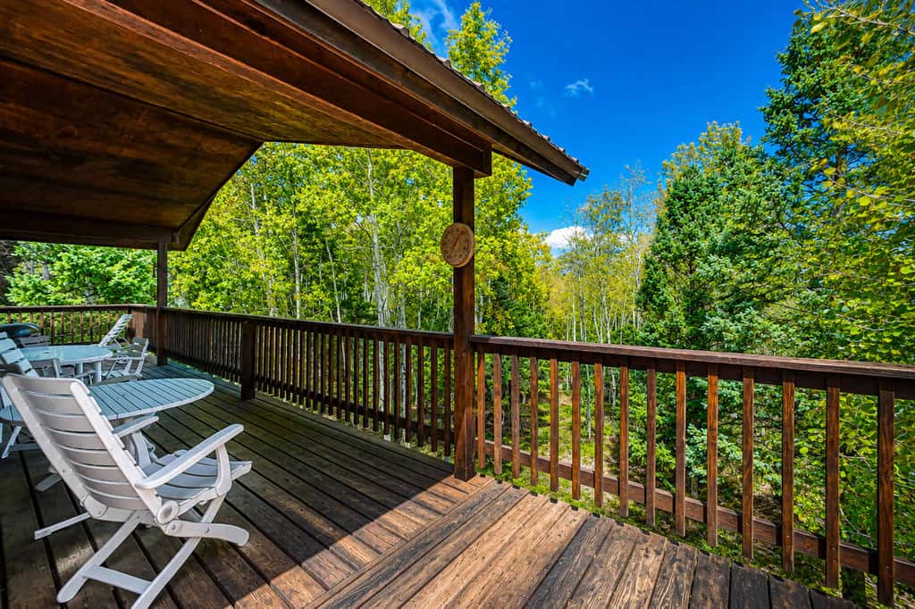 Trailhead Retreat - 3 Acres, Views, Hot Tub & Sauna