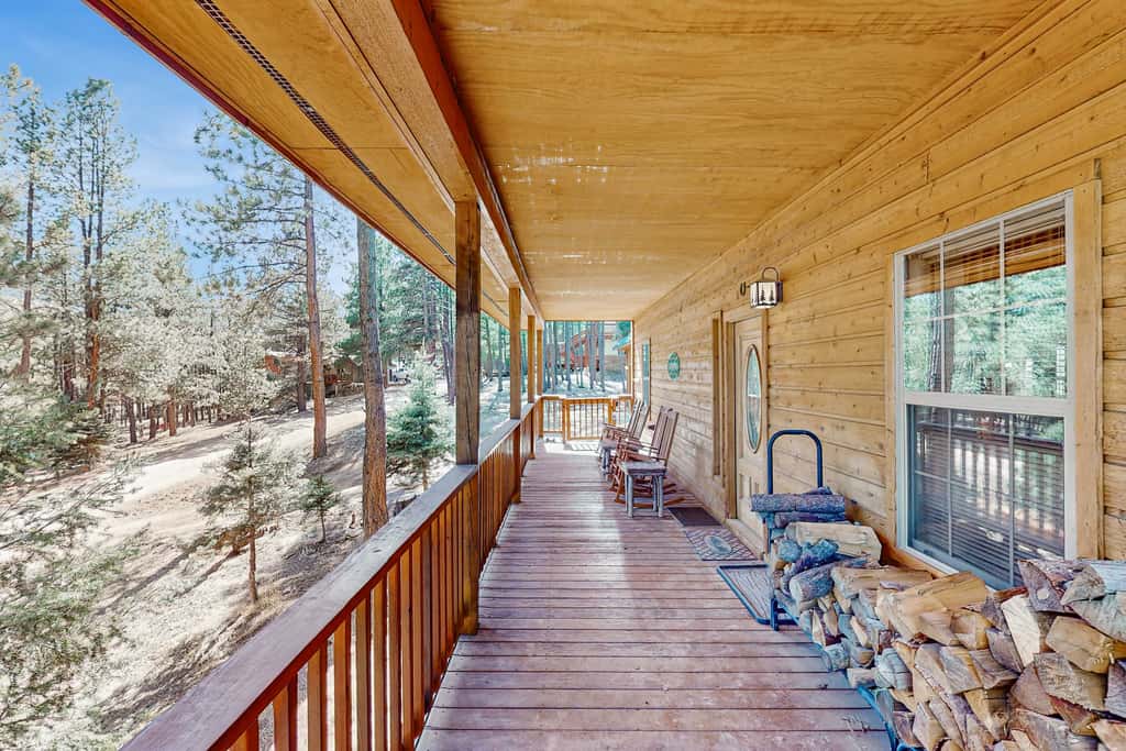 Serenity Now - Hot Tub, Fire Pit & Forest Deck