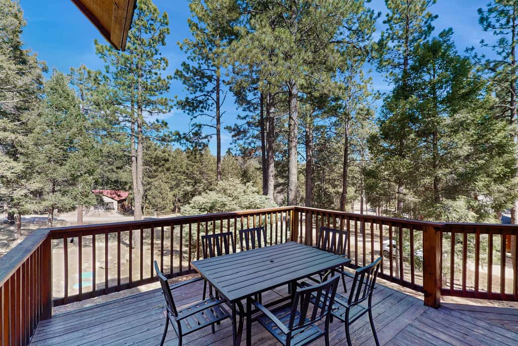 Serenity Now - Hot Tub, Fire Pit & Forest Deck