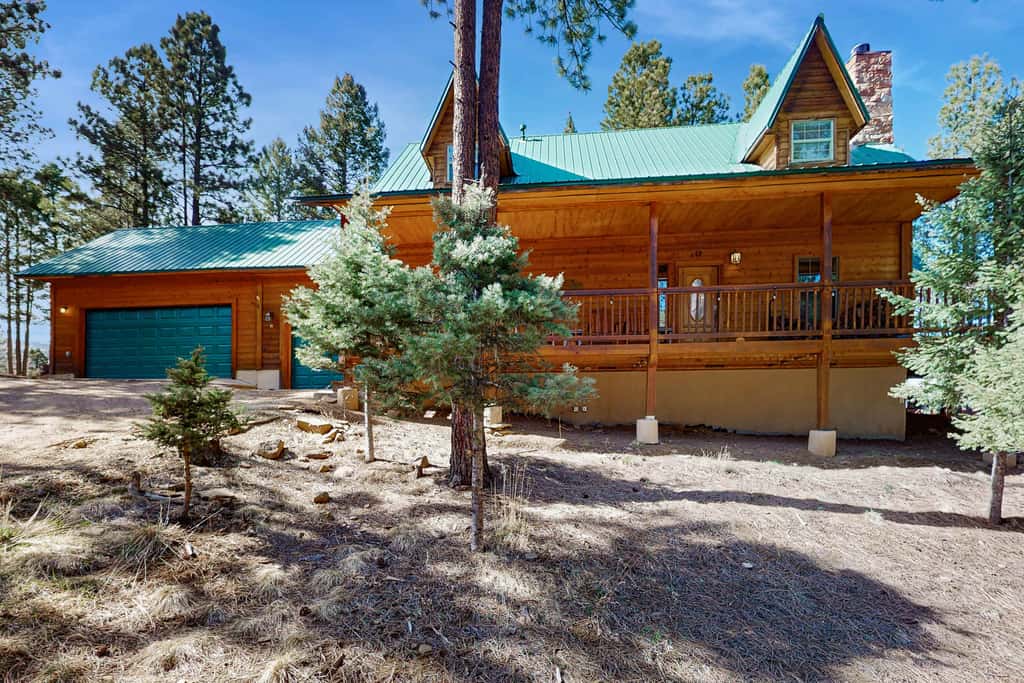 Serenity Now - Hot Tub, Fire Pit & Forest Deck