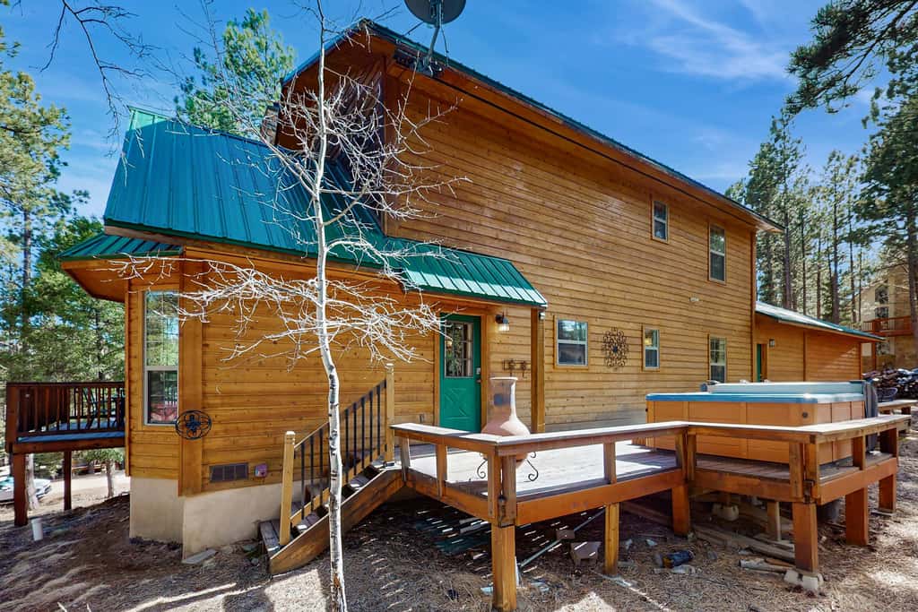 Serenity Now - Hot Tub, Fire Pit & Forest Deck