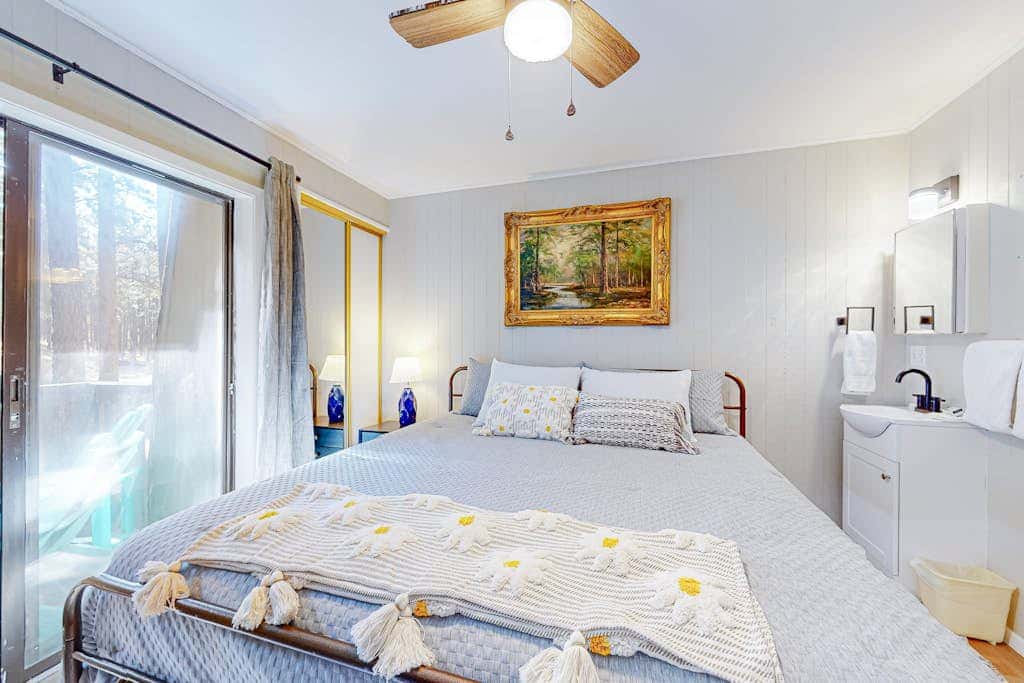 Pinetree 213 - Walk to Ski, Hike, Bike & Dining