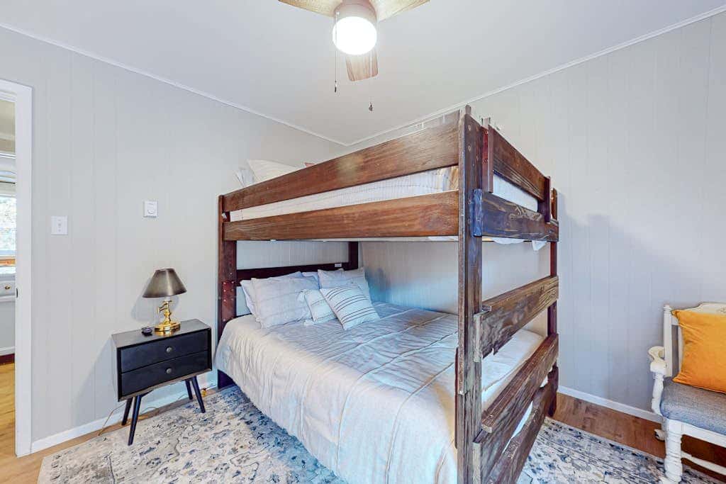 Pinetree 213 - Walk to Ski, Hike, Bike & Dining