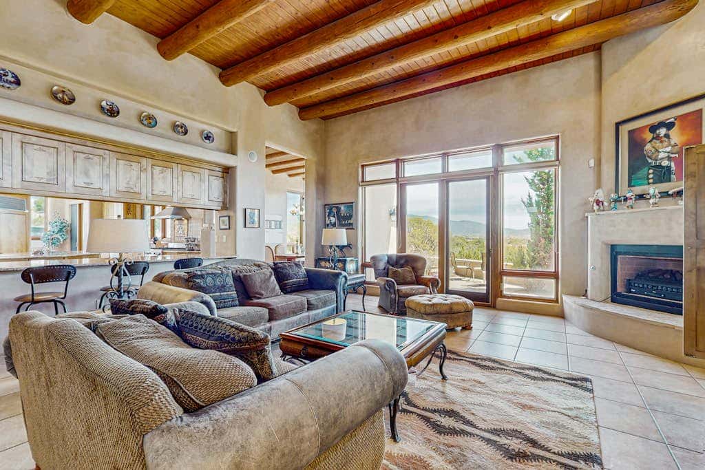 Mountain-View Magic - Huge Views, Hot Tub & Patio