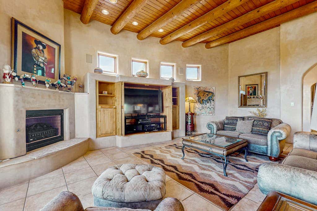 Mountain-View Magic - Huge Views, Hot Tub & Patio