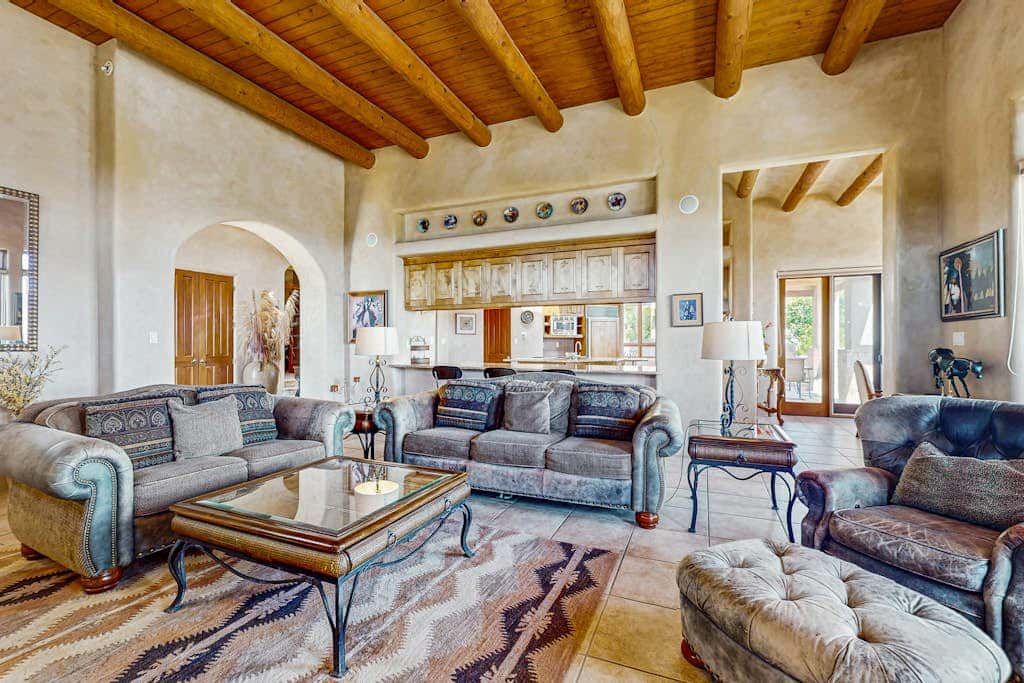 Mountain-View Magic - Huge Views, Hot Tub & Patio