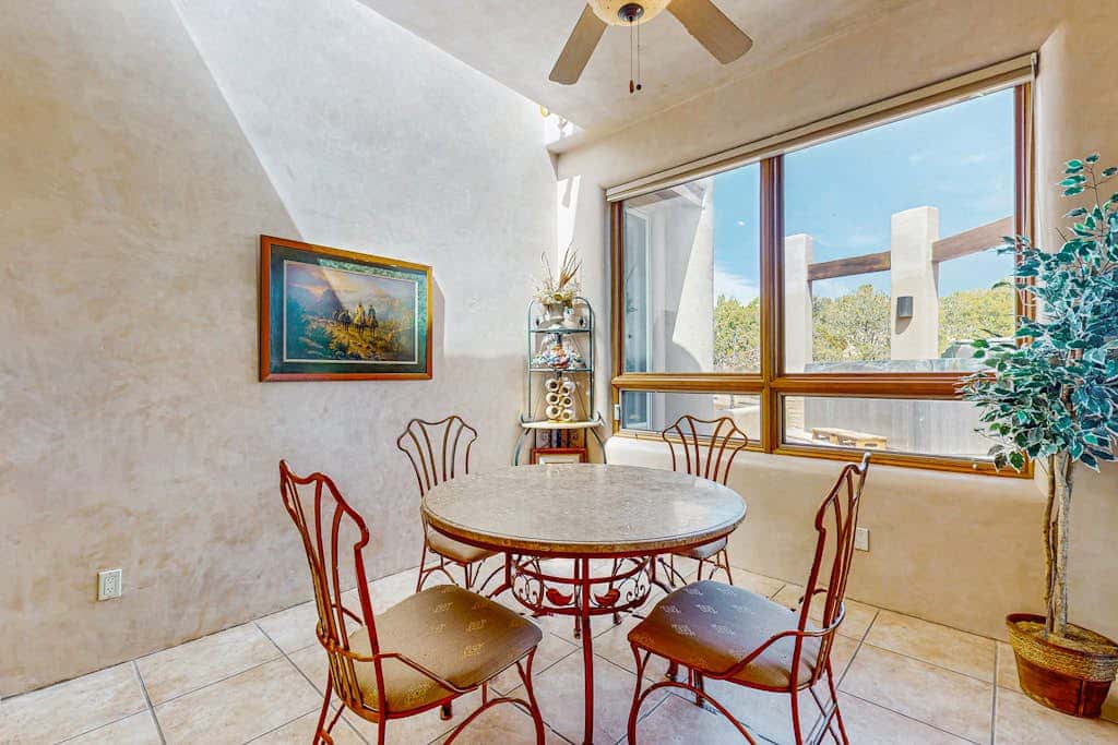 Mountain-View Magic - Huge Views, Hot Tub & Patio