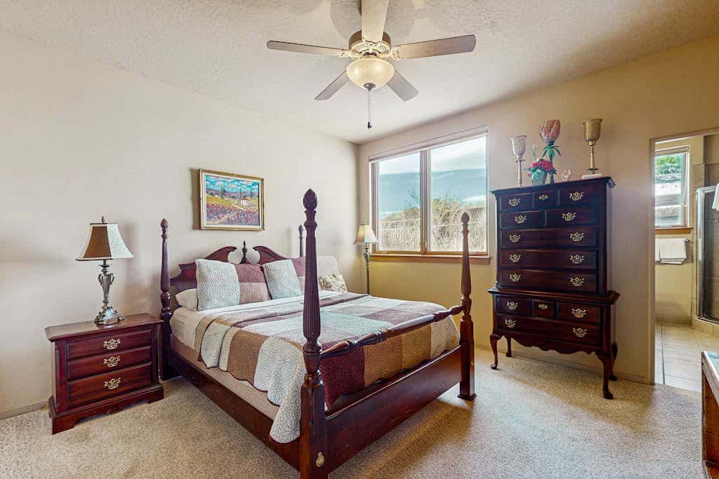 Mountain-View Magic - Huge Views, Hot Tub & Patio