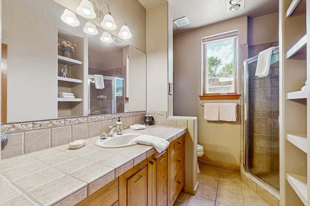 Mountain-View Magic - Huge Views, Hot Tub & Patio