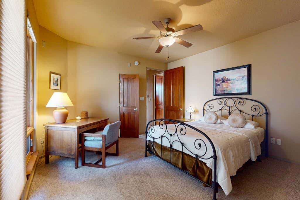 Mountain-View Magic - Huge Views, Hot Tub & Patio
