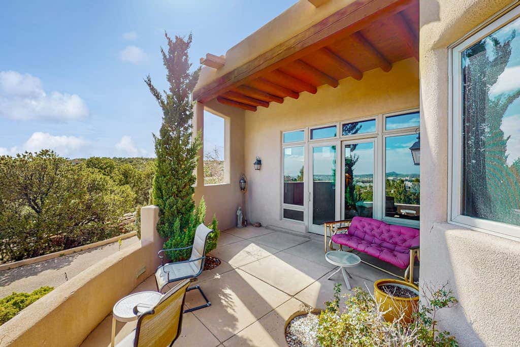 Mountain-View Magic - Huge Views, Hot Tub & Patio