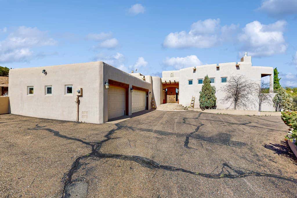 Mountain-View Magic - Huge Views, Hot Tub & Patio