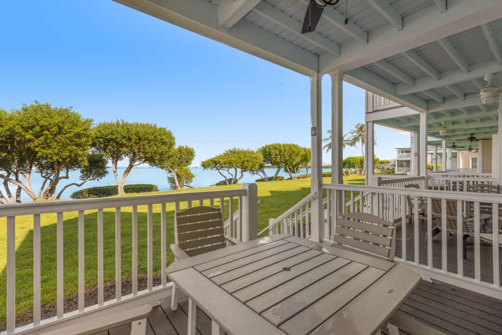 Restful waterfront townhome with deck, great water views & washer/dryer