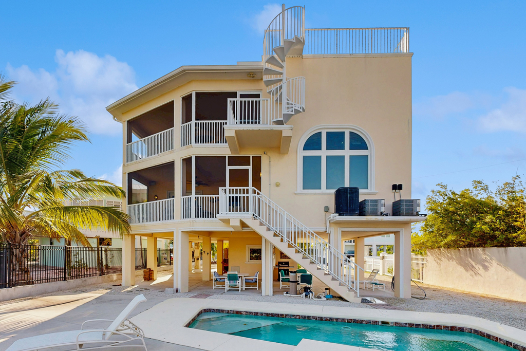 CJ314FLR - The Mermaid Manor