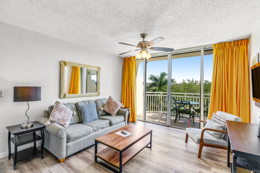KWSS403 - Sunrise Suites - Tierra Bomba Suite 403