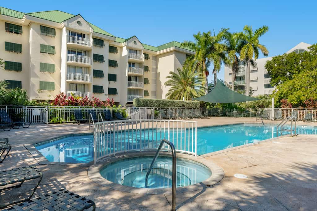 Dog-Friendly Retreat with Pool, Hot Tub, Tennis - Balcony with Pool Views