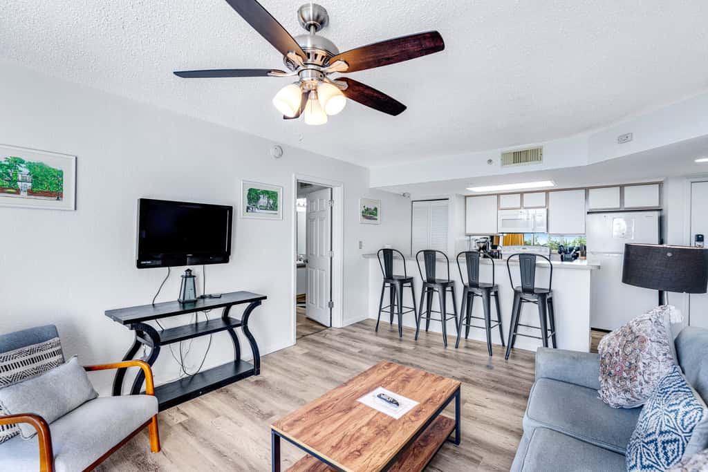 KWSS403 - Sunrise Suites - Tierra Bomba Suite 403