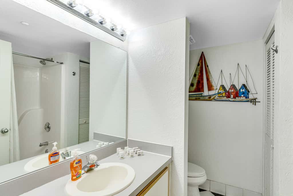 KWSS403 - Sunrise Suites - Tierra Bomba Suite 403