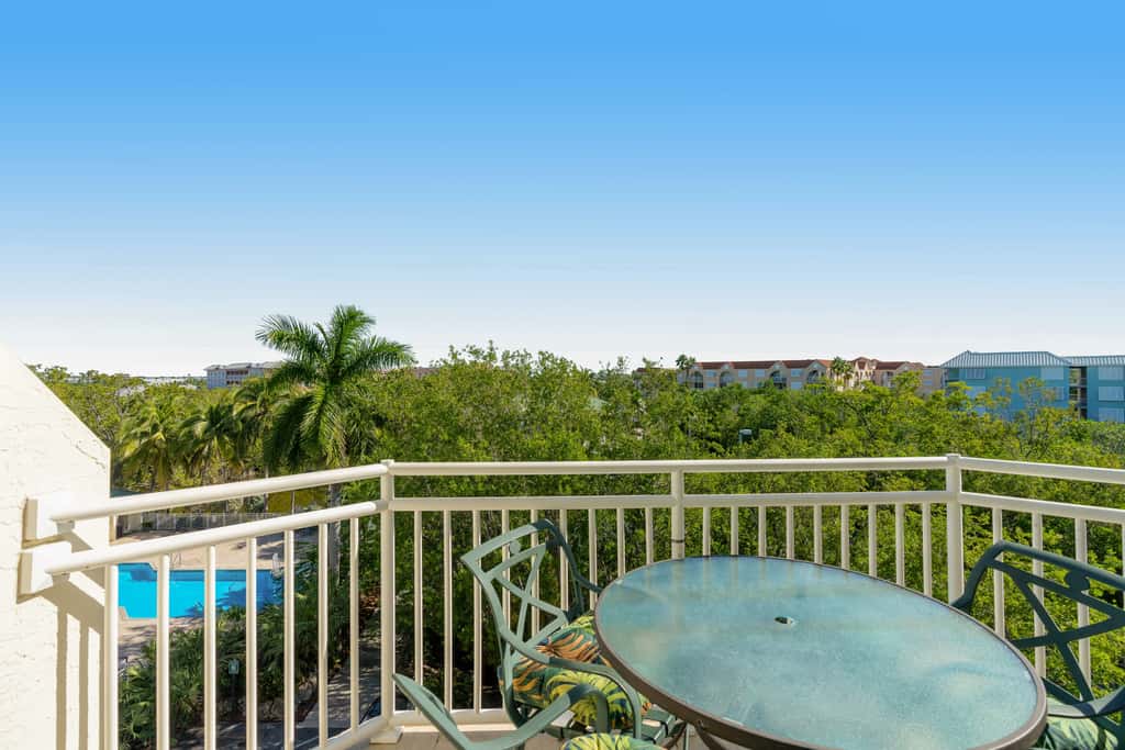 KWSS403 - Sunrise Suites - Tierra Bomba Suite 403