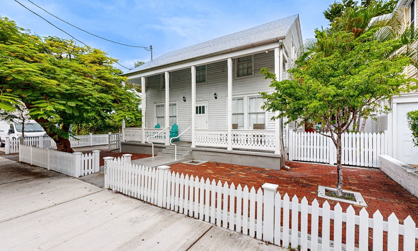 Three Condos w/ Entertainment, Private Parking & Beach Nearby - Great for Groups