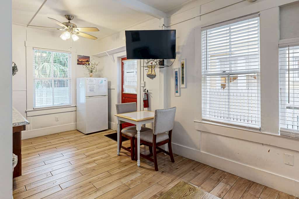 Three Condos w/ Entertainment, Private Parking & Beach Nearby - Great for Groups
