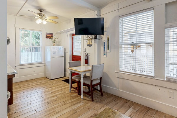 Three Condos w/ Entertainment, Private Parking & Beach Nearby - Great for Groups