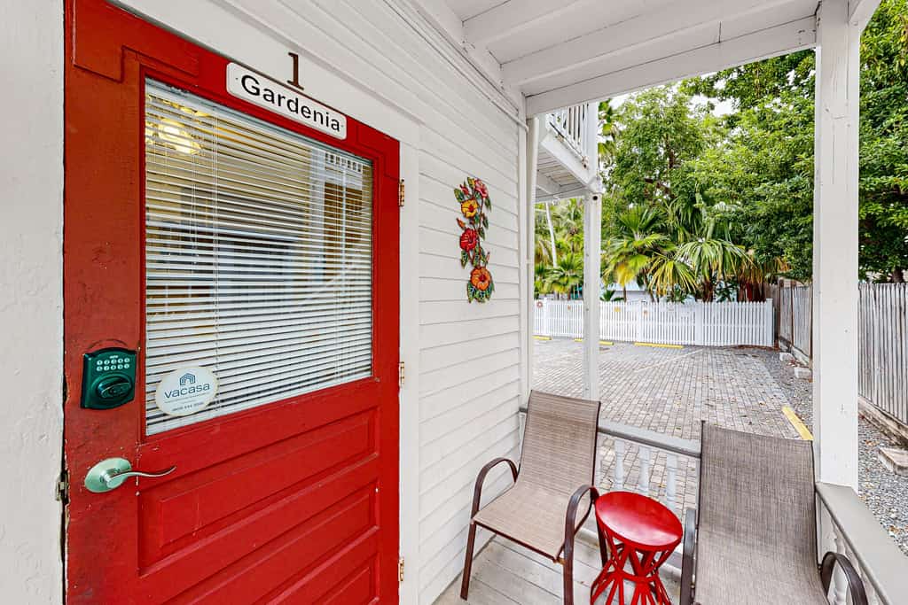 Charming Condo w/ Entertainment & Private Parking - Great In-Town Location