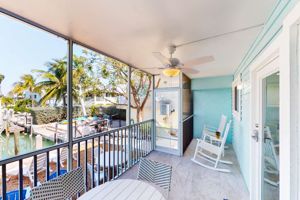 Waterfront duplex with canal access & Cabana Club pool membership