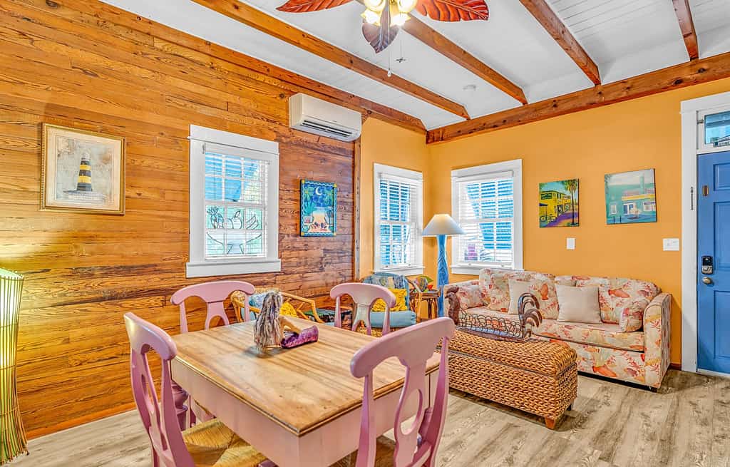 Charming dog-friendly home with guest cottage & private pool - great location