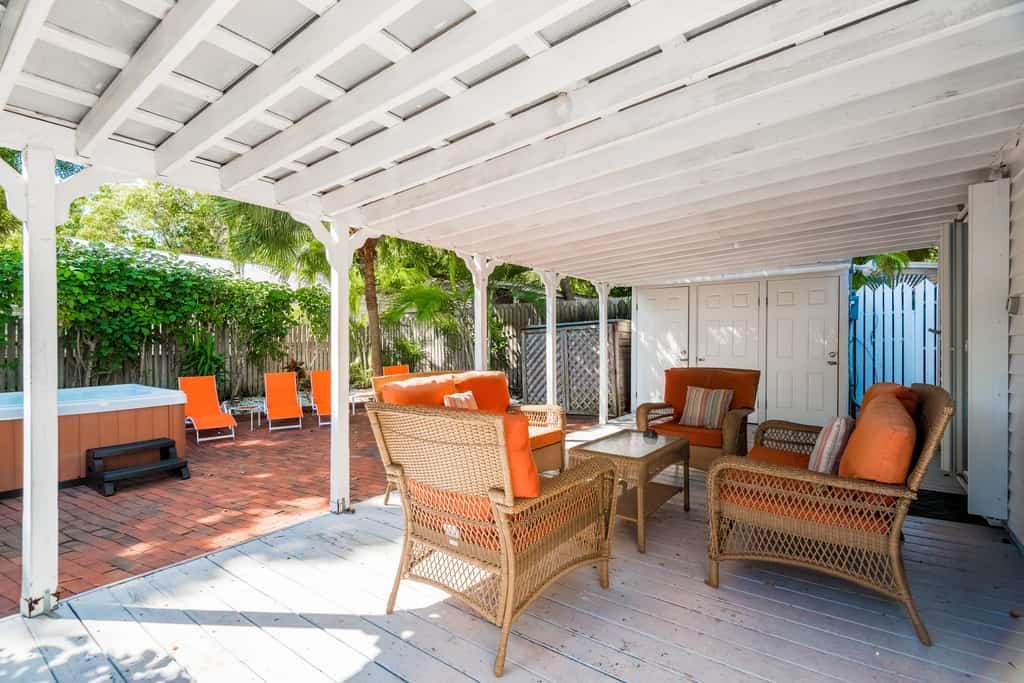 Spacious Key West Conch Cottage with WiFi & Private Hot Tub - Dogs OK
