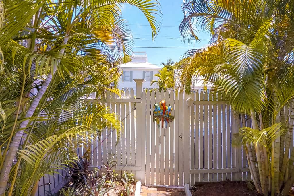 KW65FLR - Secret Garden
