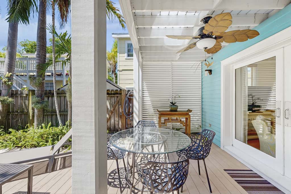 KW255FLR - Louisa's Garden