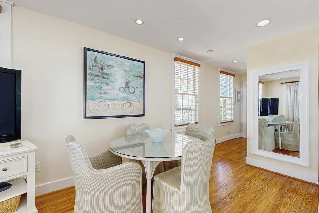 KW255FLR - Louisa's Garden
