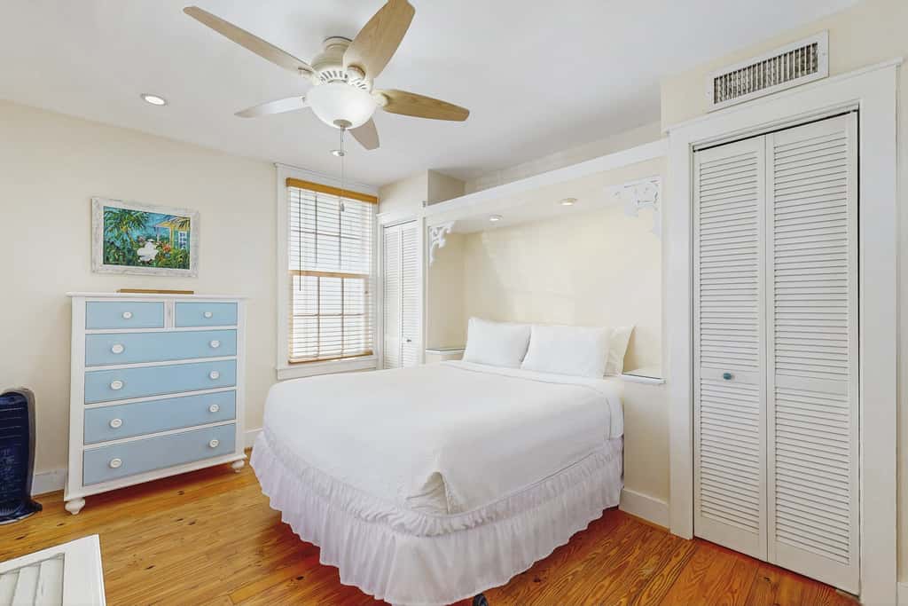 KW255FLR - Louisa's Garden