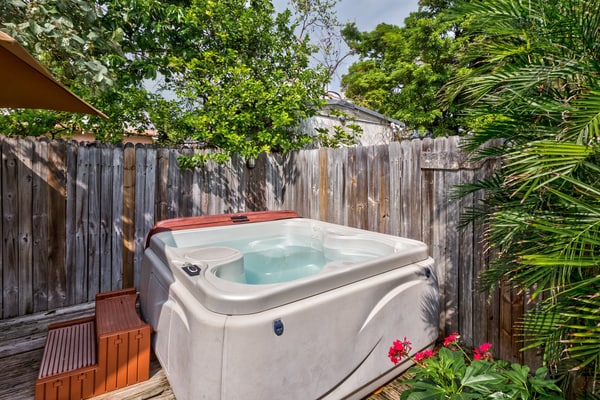 Two Rustic Cottages with Private Hot Tubs & Private Parking - Dogs OK