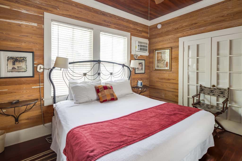 KW33B - Windward Isle
