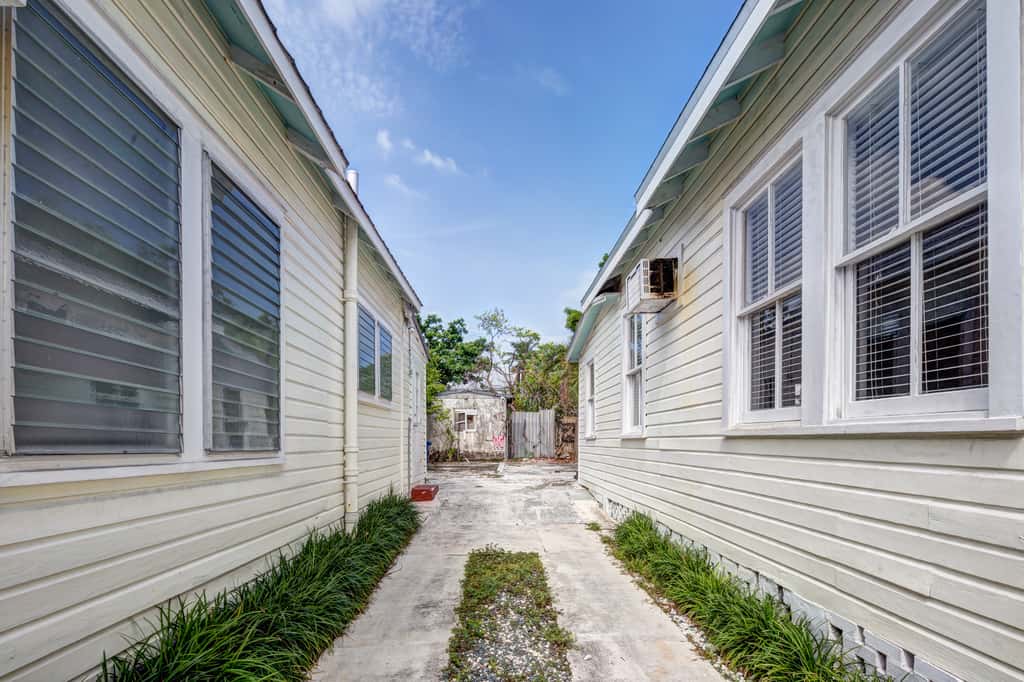KW33B - Windward Isle