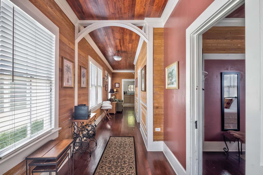 KW33B - Windward Isle