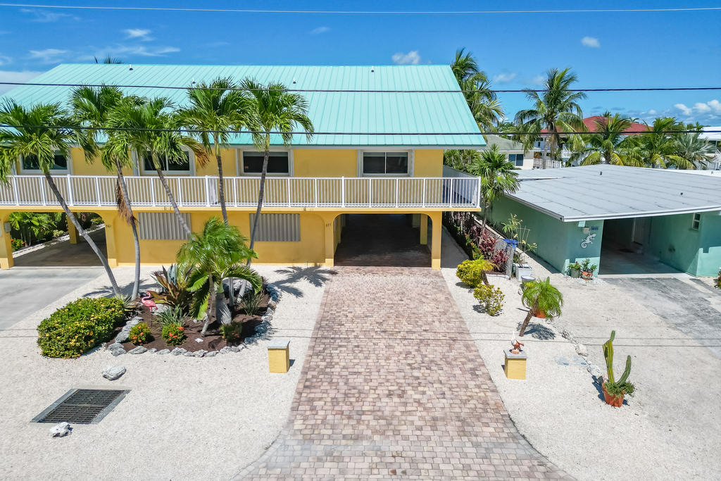 KC99 - Sea Pointe & Canal-side Charisma
