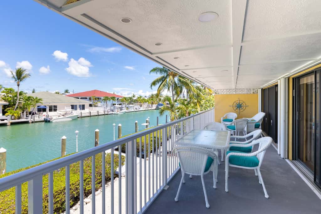 KC99 - Sea Pointe & Canal-side Charisma