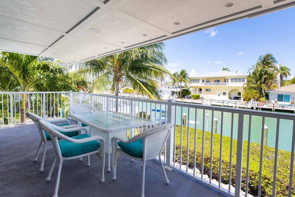 KC99 - Sea Pointe & Canal-side Charisma