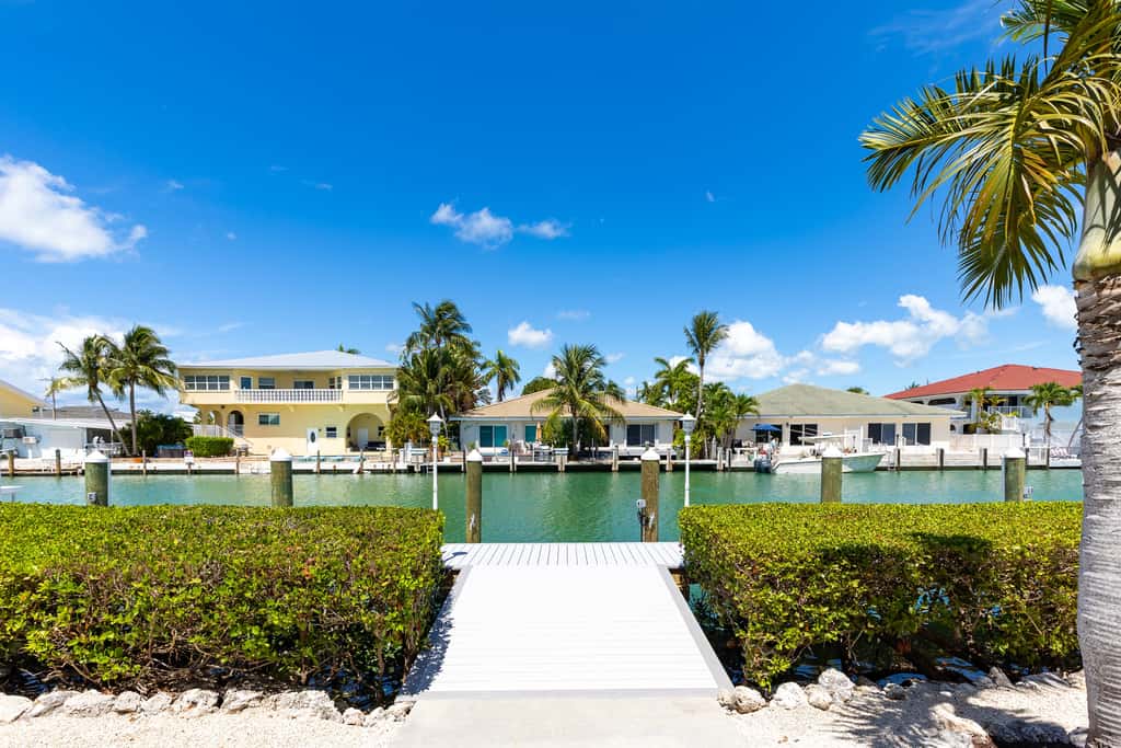 KC99 - Sea Pointe & Canal-side Charisma
