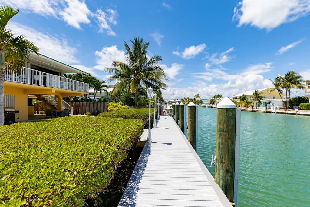 KC99 - Sea Pointe & Canal-side Charisma