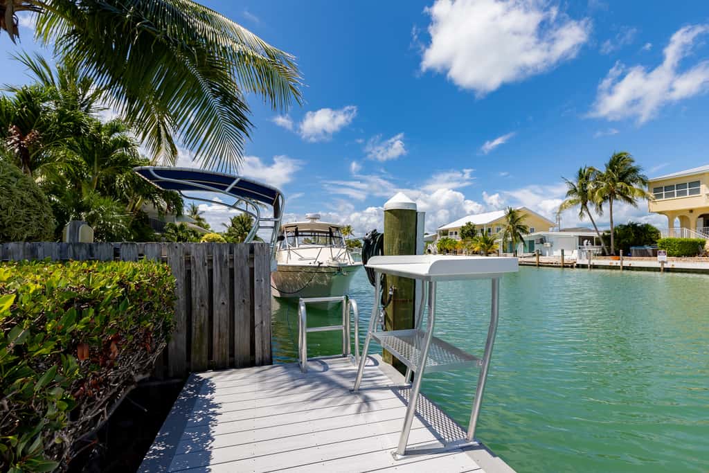 KC99 - Sea Pointe & Canal-side Charisma