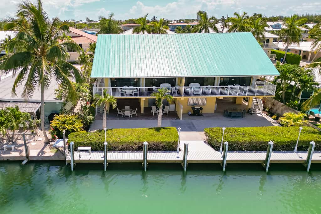 KC99 - Sea Pointe & Canal-side Charisma