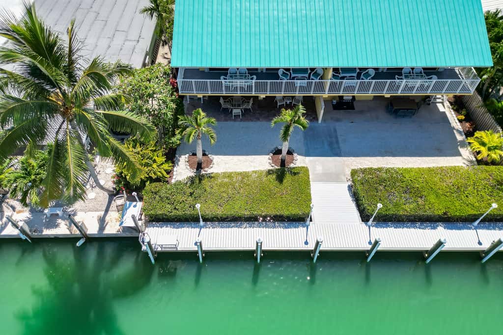 KC99 - Sea Pointe & Canal-side Charisma