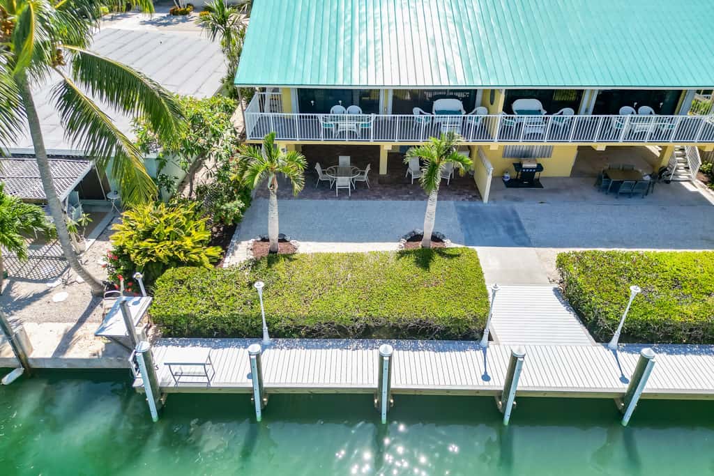 KC99 - Sea Pointe & Canal-side Charisma