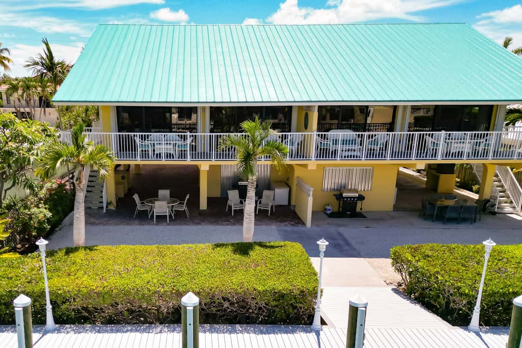 KC99 - Sea Pointe & Canal-side Charisma