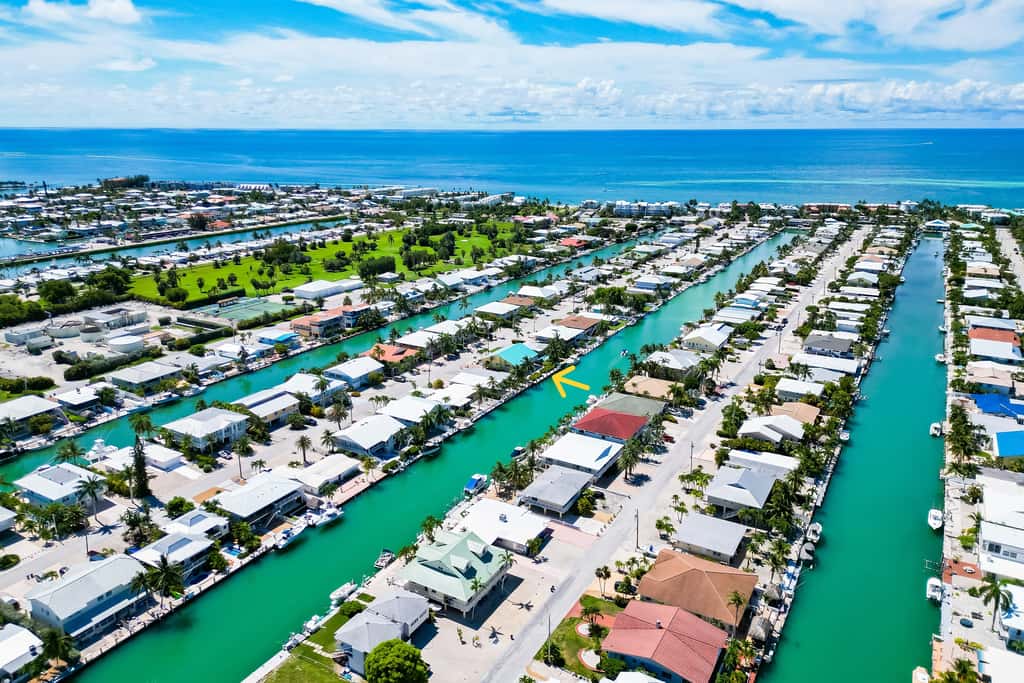 KC99 - Sea Pointe & Canal-side Charisma