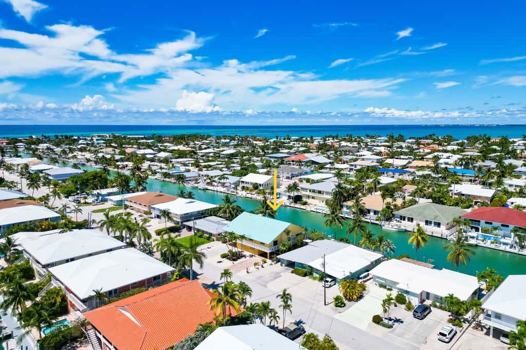 KC99 - Sea Pointe & Canal-side Charisma